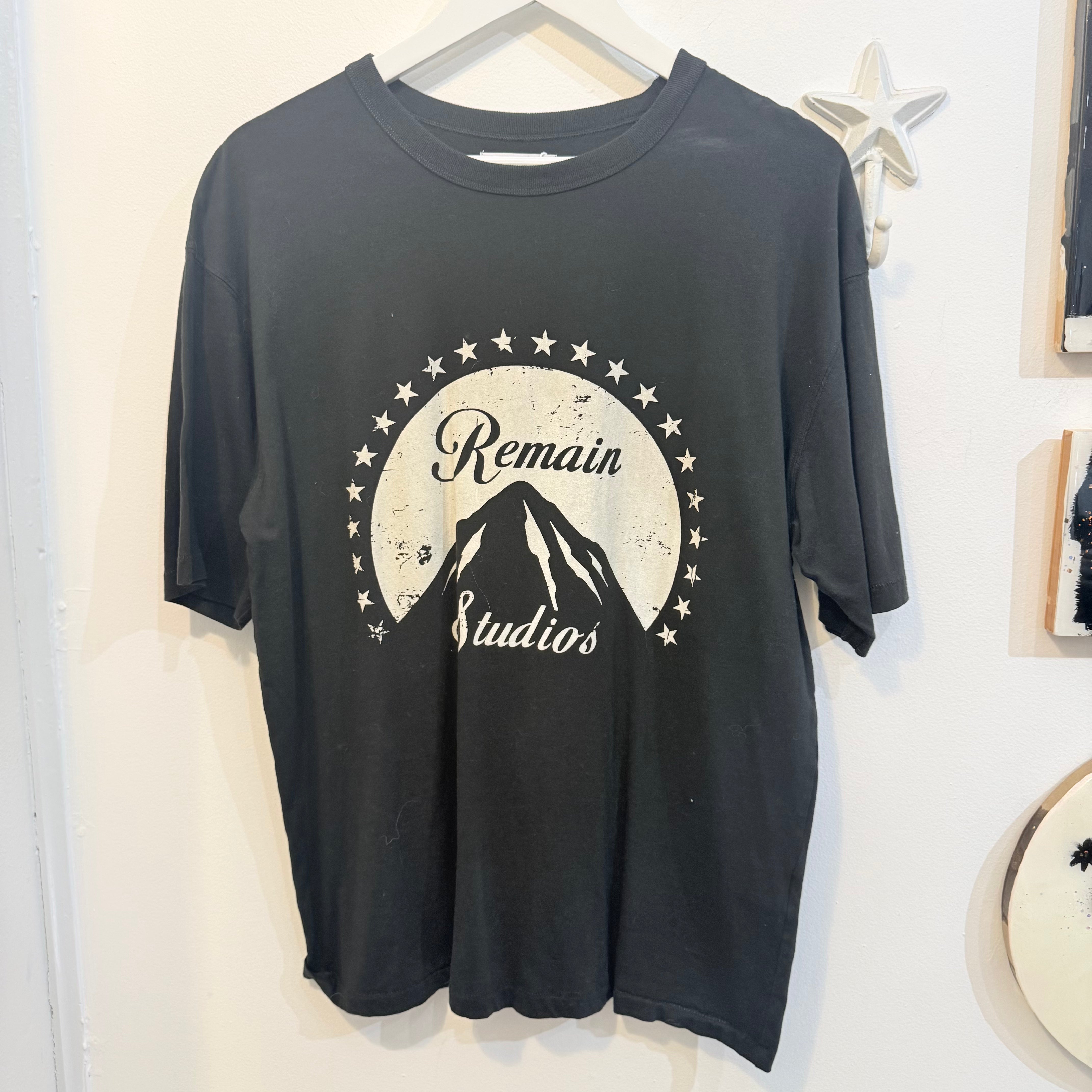 Luxe Deluxe Black Graphic T-Shirt